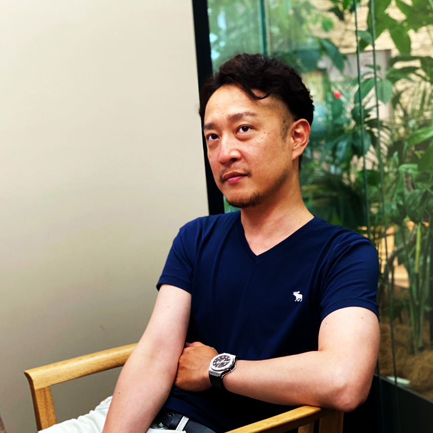 サイト管理者の近影写真
